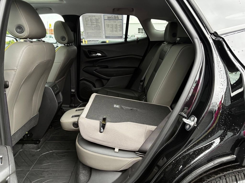 Used 2024 Chevrolet Trax ACTIV w/ Sunroof Package FWD image 29