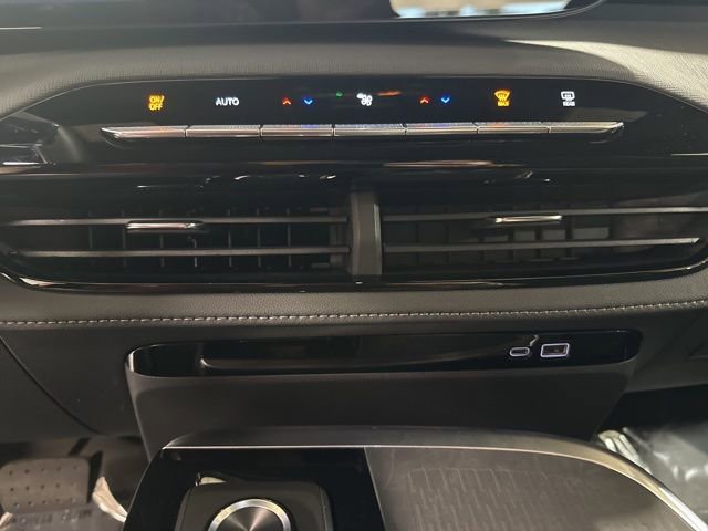 Used 2025 Buick Enclave Sport Touring w/ Power Package image 29