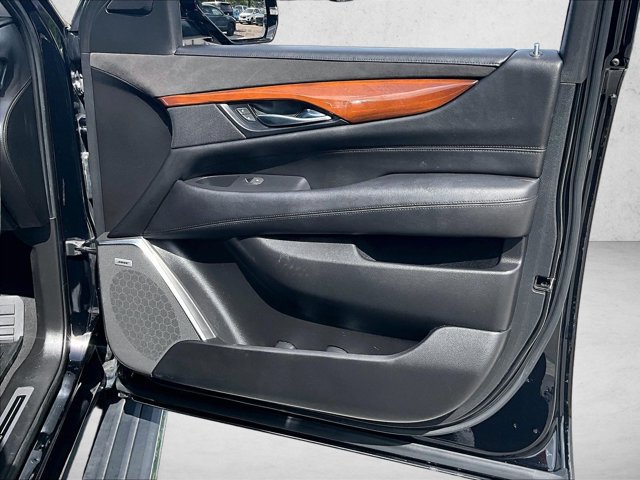 Used 2019 Cadillac Escalade ESV Premium Luxury RWD image 19