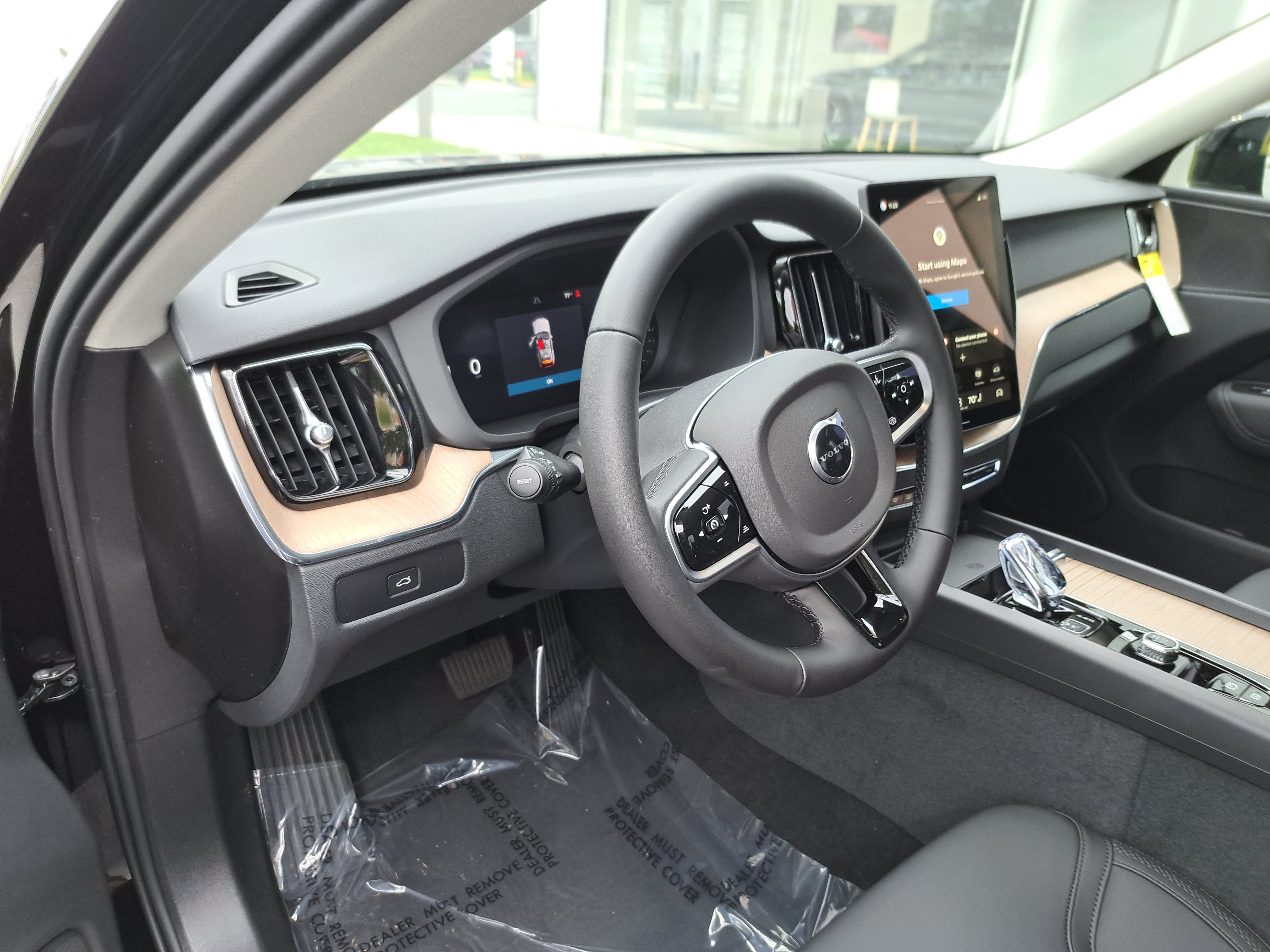 New 2026 Volvo XC60 B5 Plus w/ Protection Package Premier AWD/4WD image 5