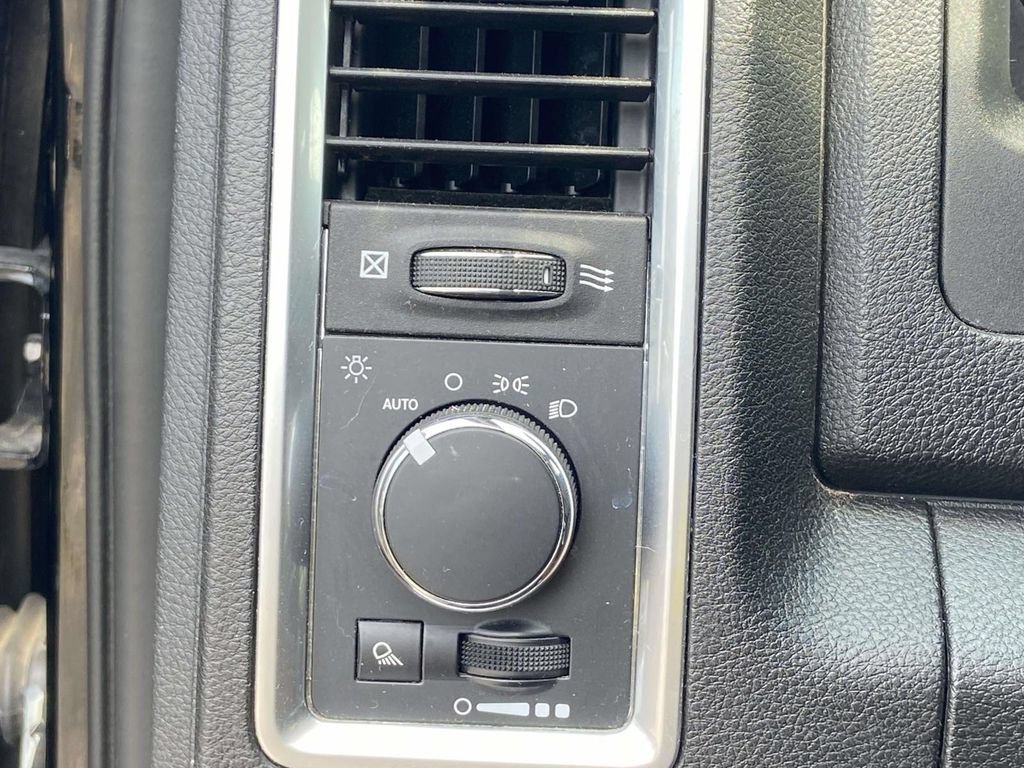 Used 2024 RAM 1500 Classic SLT AWD/4WD image 16