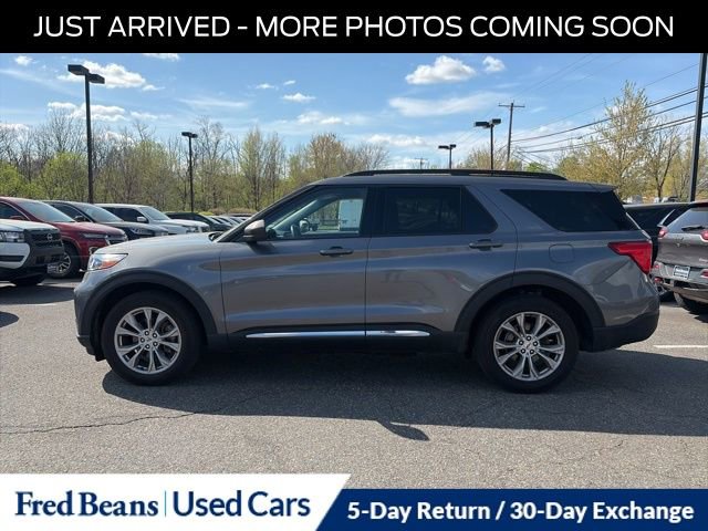 Used 2021 Ford Explorer XLT w/ Equipment Group 202A image 4