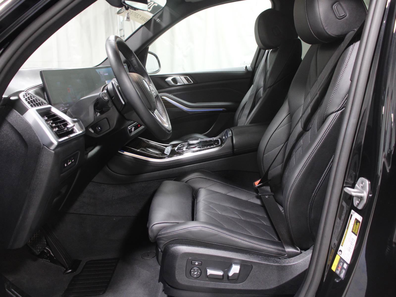 Certified 2025 BMW X5 xDrive50e w/ Parking Assistance Package image 13