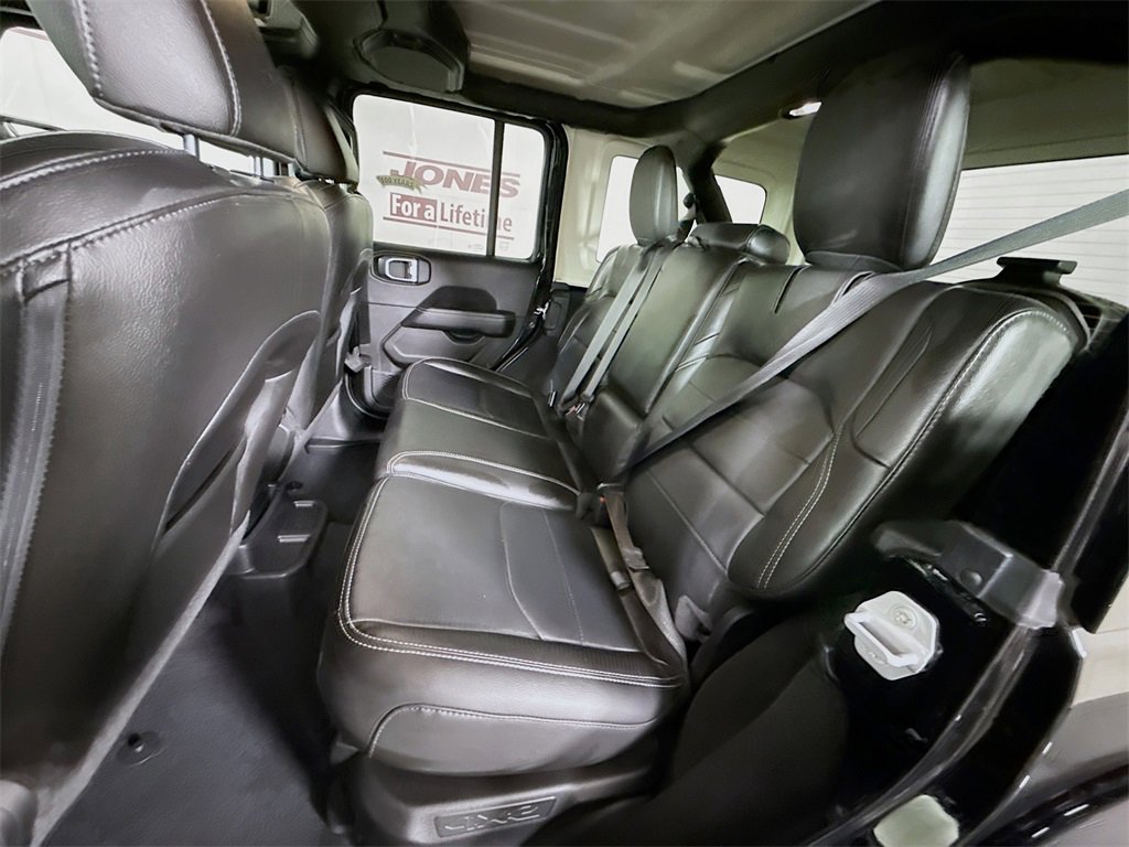 Used 2022 Jeep Wrangler Unlimited Sahara w/ Cold Weather Group image 27