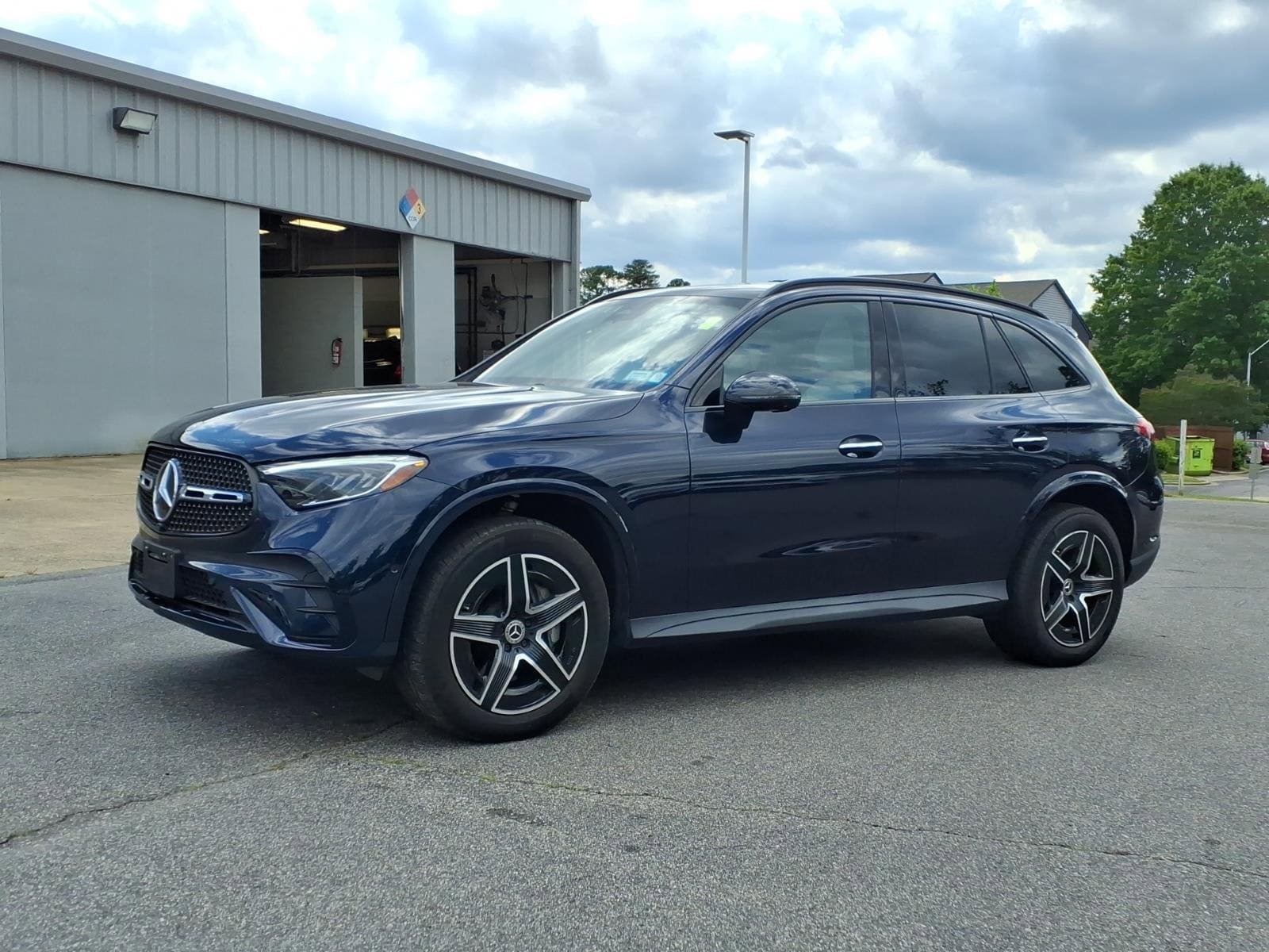 Used 2023 Mercedes-Benz GLC 300 4MATIC image 9