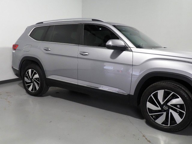 Used 2025 Volkswagen Atlas SEL AWD/4WD image 49