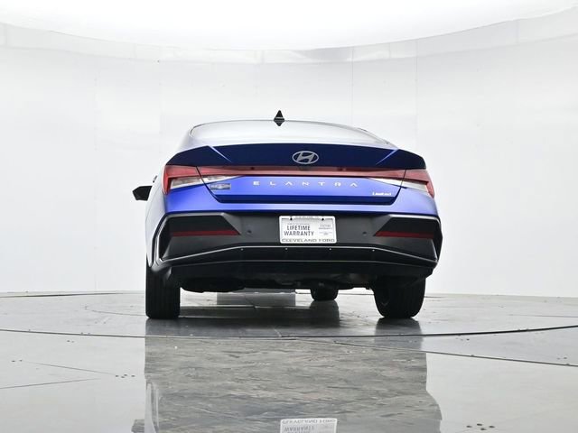 Used 2024 Hyundai Elantra Limited image 37