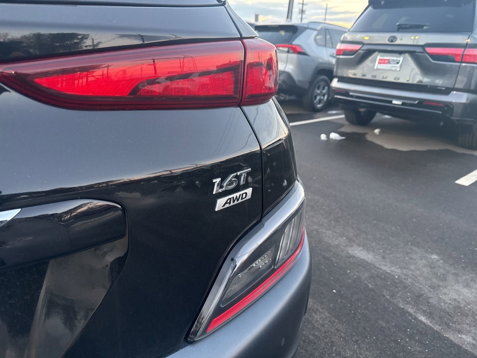 Used 2023 Hyundai Kona Limited image 8