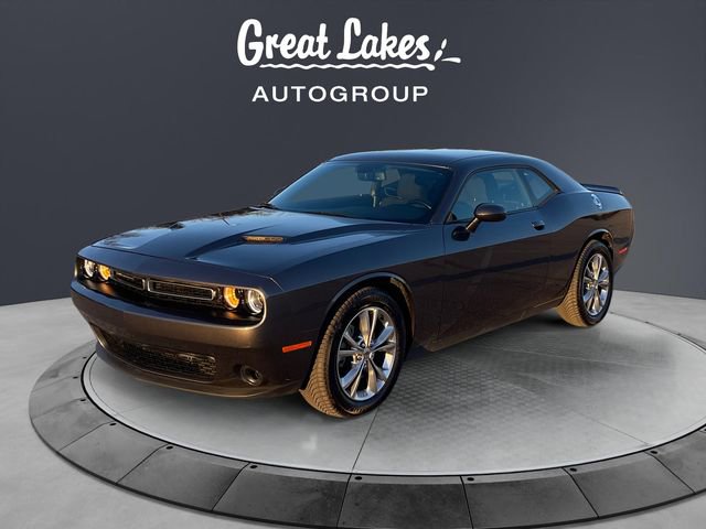 Used 2021 Dodge Challenger SXT image 1