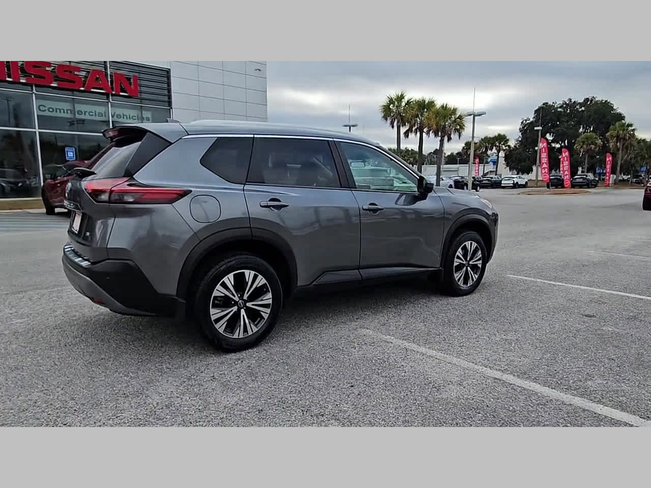 Used 2023 Nissan Rogue SV w/ SV Premium B Package image 34
