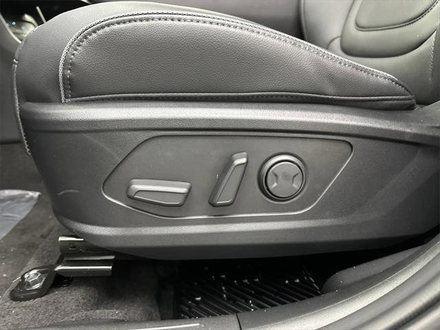 New 2025 Hyundai Tucson Limited image 10