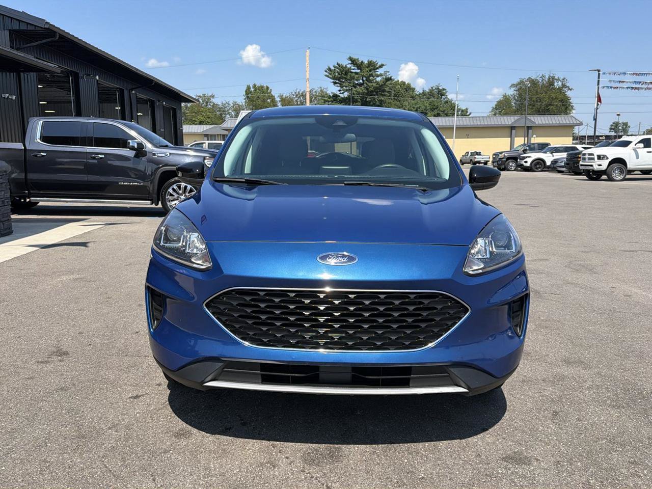 Used 2022 Ford Escape SE AWD/4WD image 2