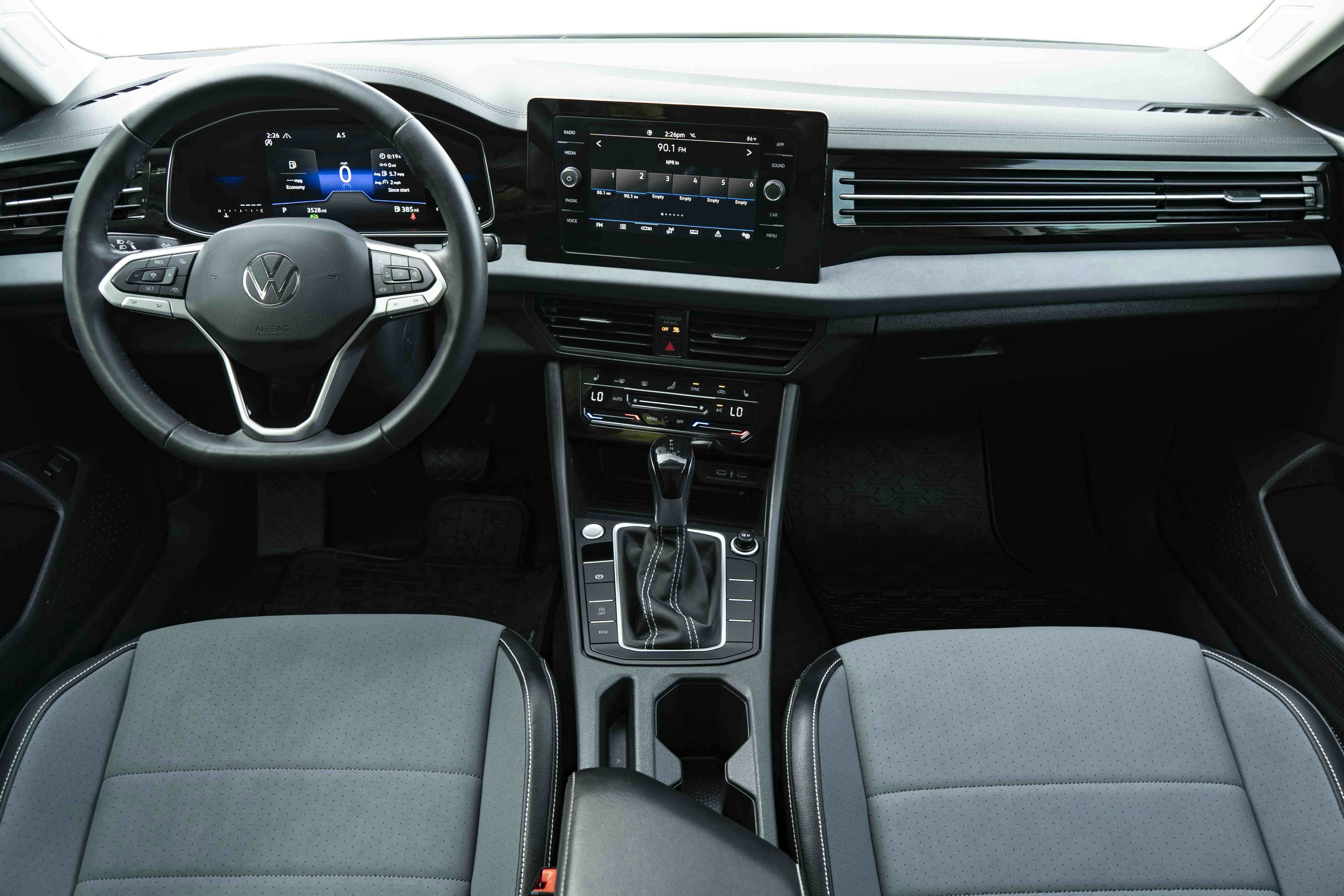 Certified 2026 Volkswagen Jetta SE FWD image 24