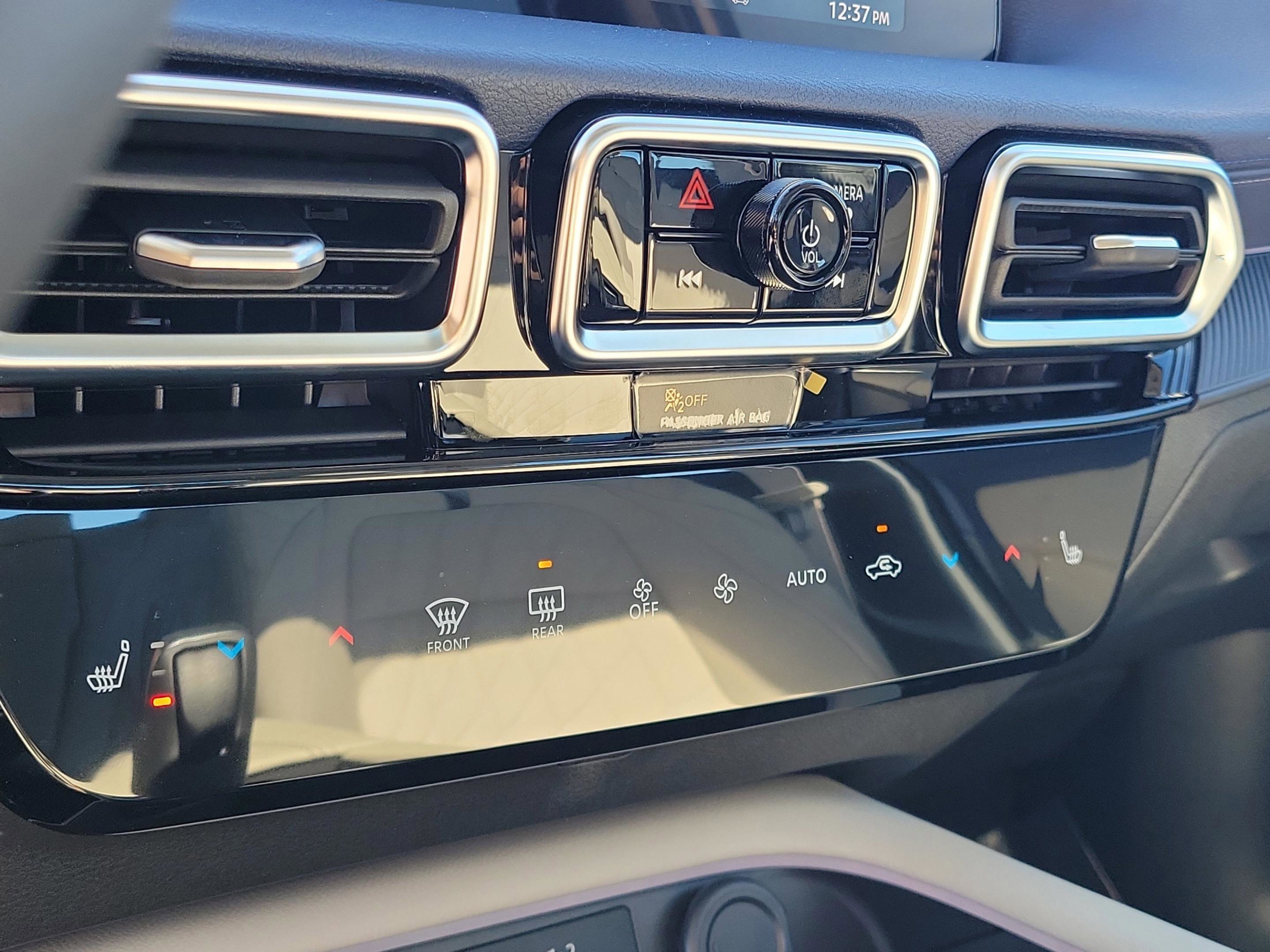 New 2026 Nissan Sentra SL w/ Floor Mat Package image 24