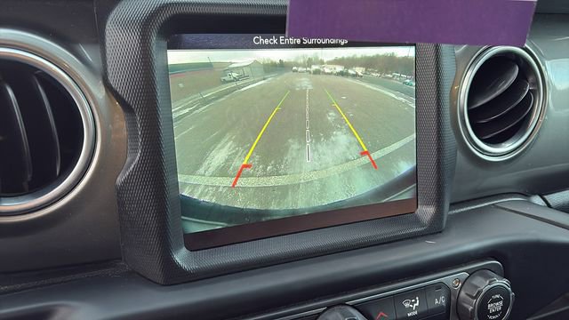 Used 2019 Jeep Wrangler Unlimited Sahara image 13