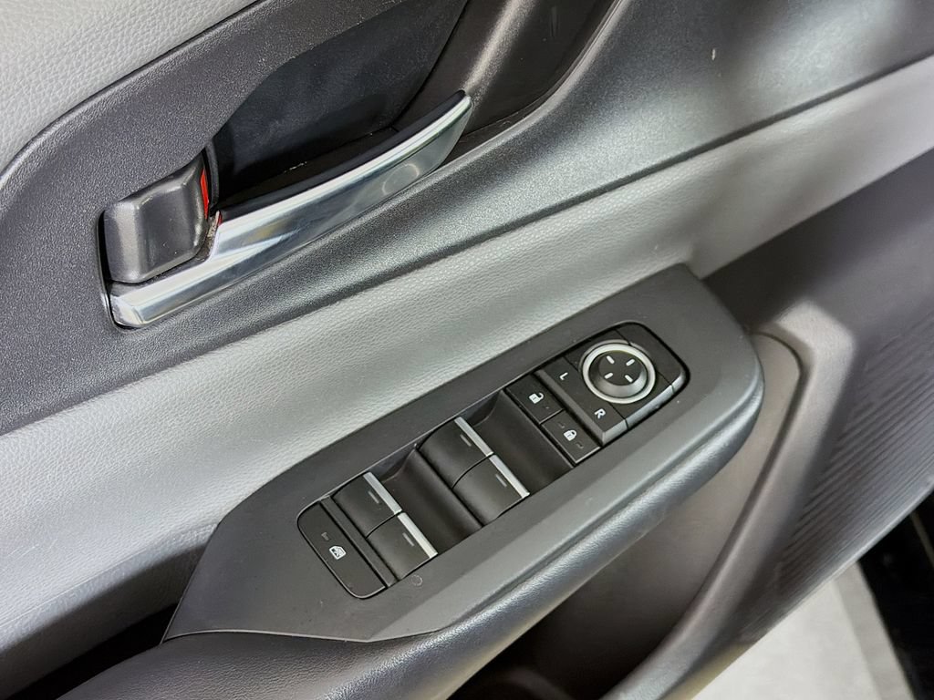 Used 2023 Toyota Prius XLE AWD/4WD image 17