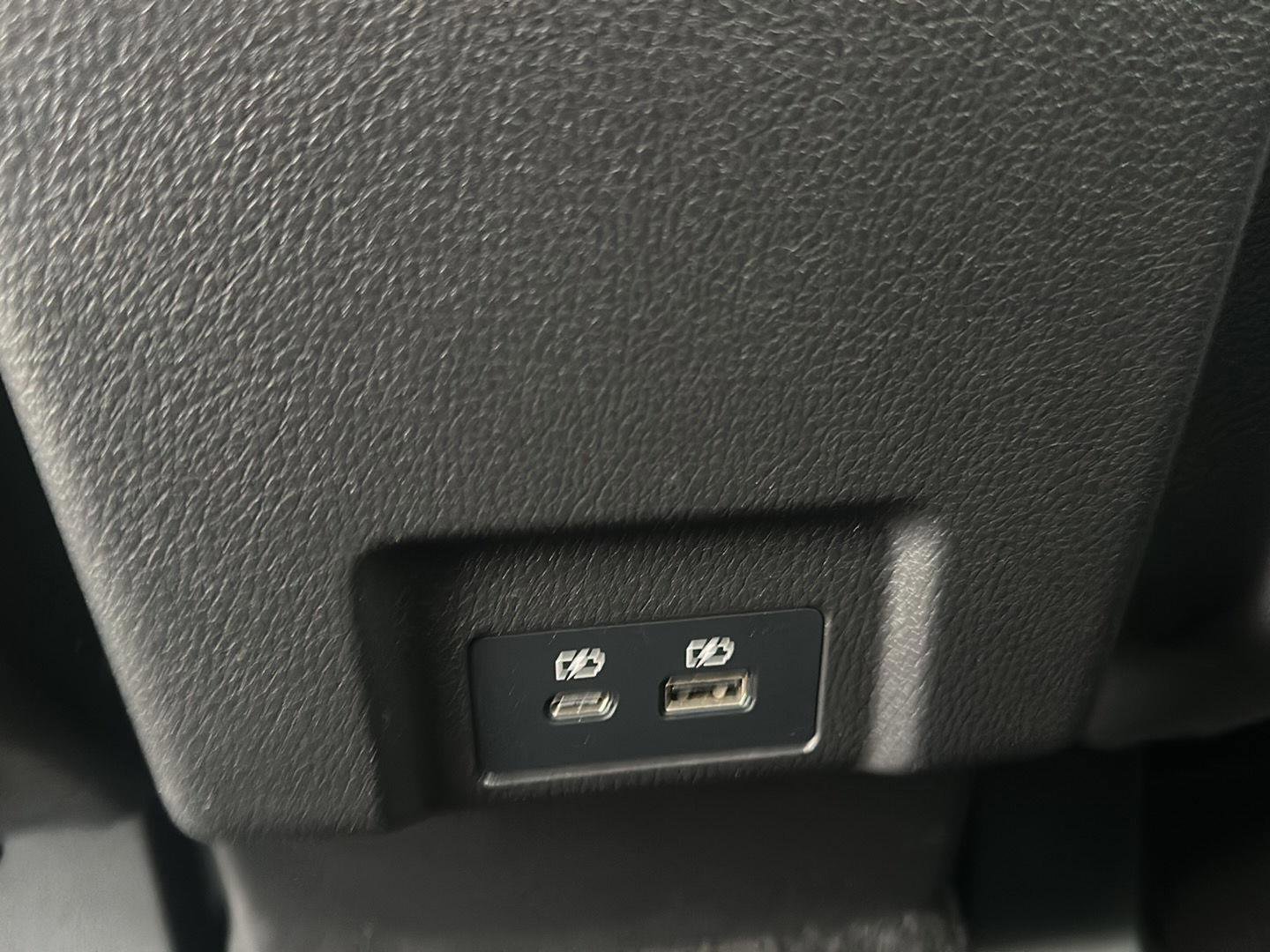 Used 2025 Mitsubishi Eclipse Cross Black Edition image 11