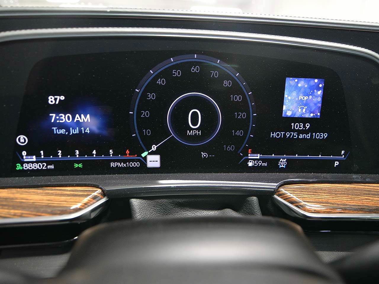 Used 2021 Cadillac Escalade ESV Premium Luxury AWD/4WD image 19