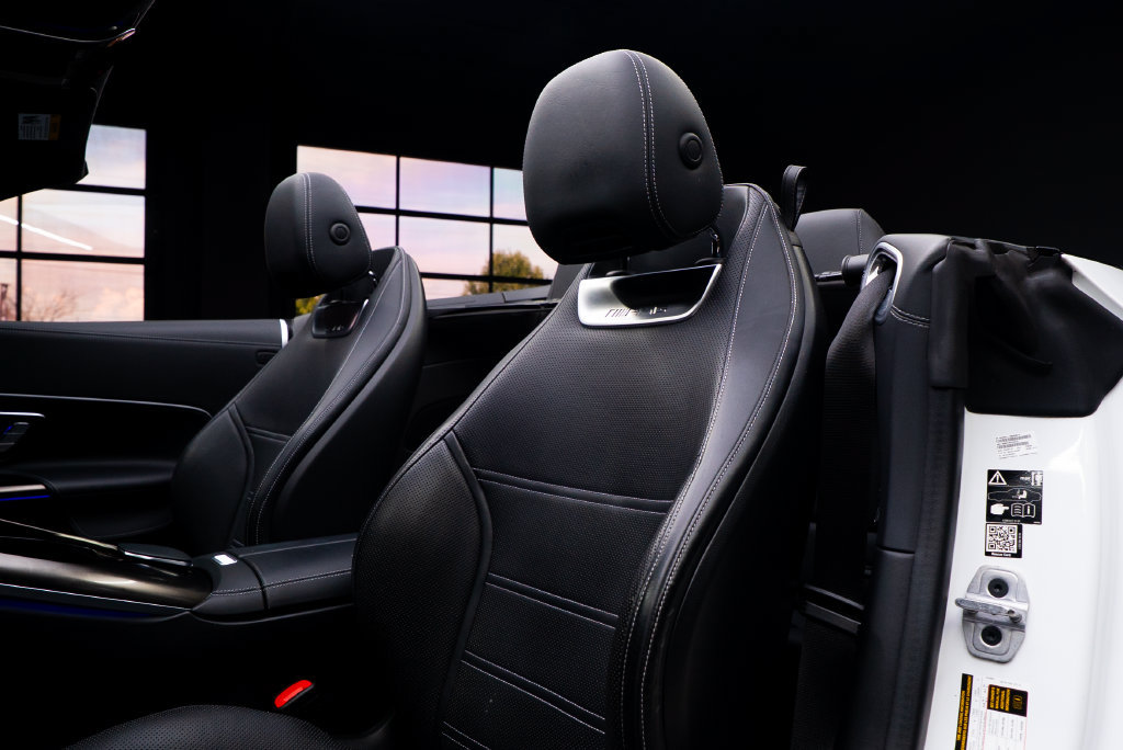 Used 2022 Mercedes-Benz SL 55 AMG 4MATIC w/ Driver Assistance Package image 35