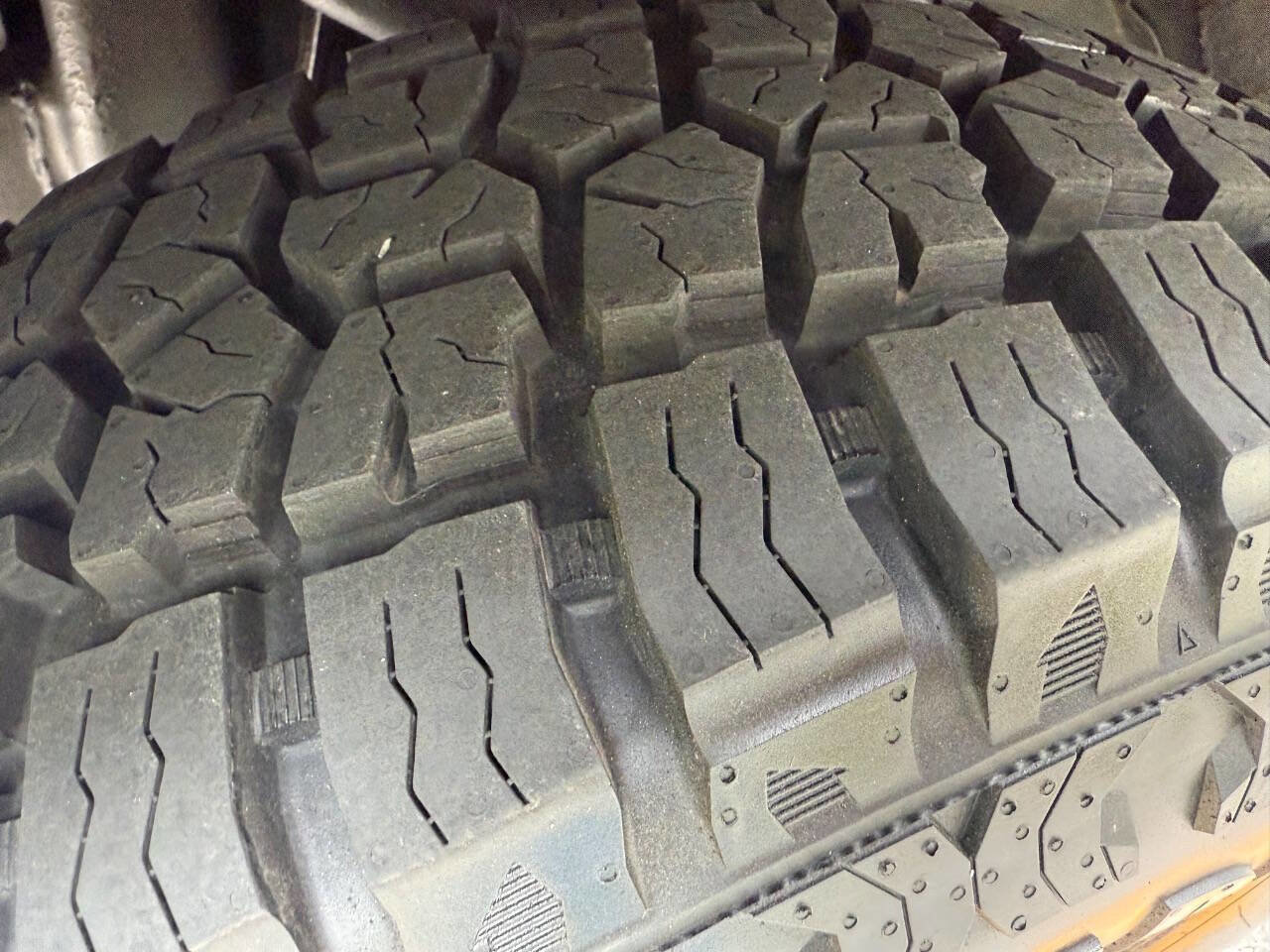 Used 2004 Toyota Land Cruiser image 32