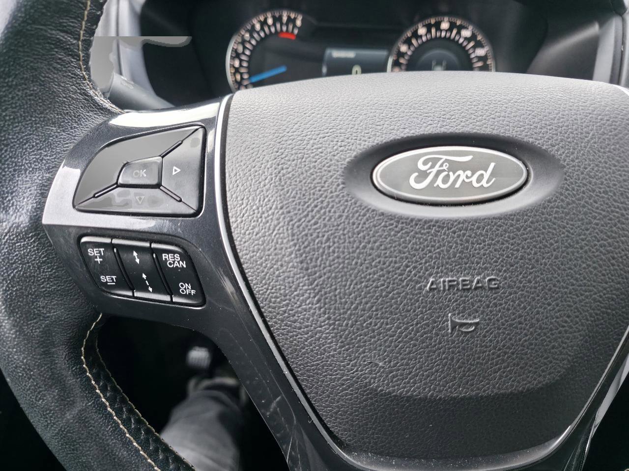 Used 2018 Ford Explorer Platinum image 31