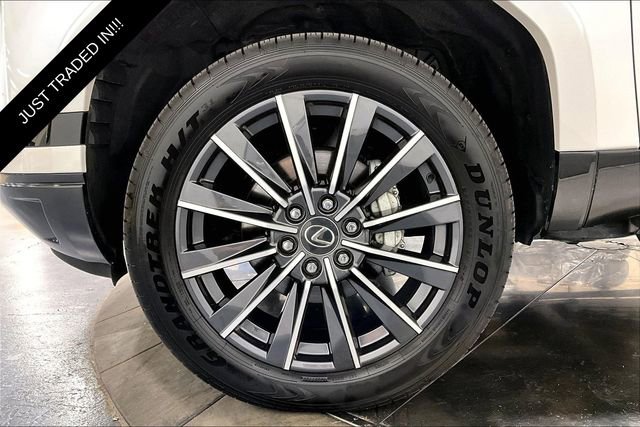 Used 2025 Lexus GX 550 w/ Accessory Package (2T) image 8