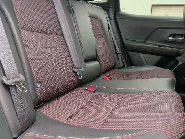 Used 2025 Nissan Kicks SR image 16