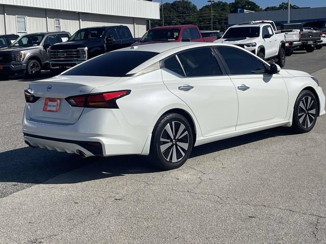 Used 2021 Nissan Altima 2.5 SV w/ SV Premium Package FWD image 3