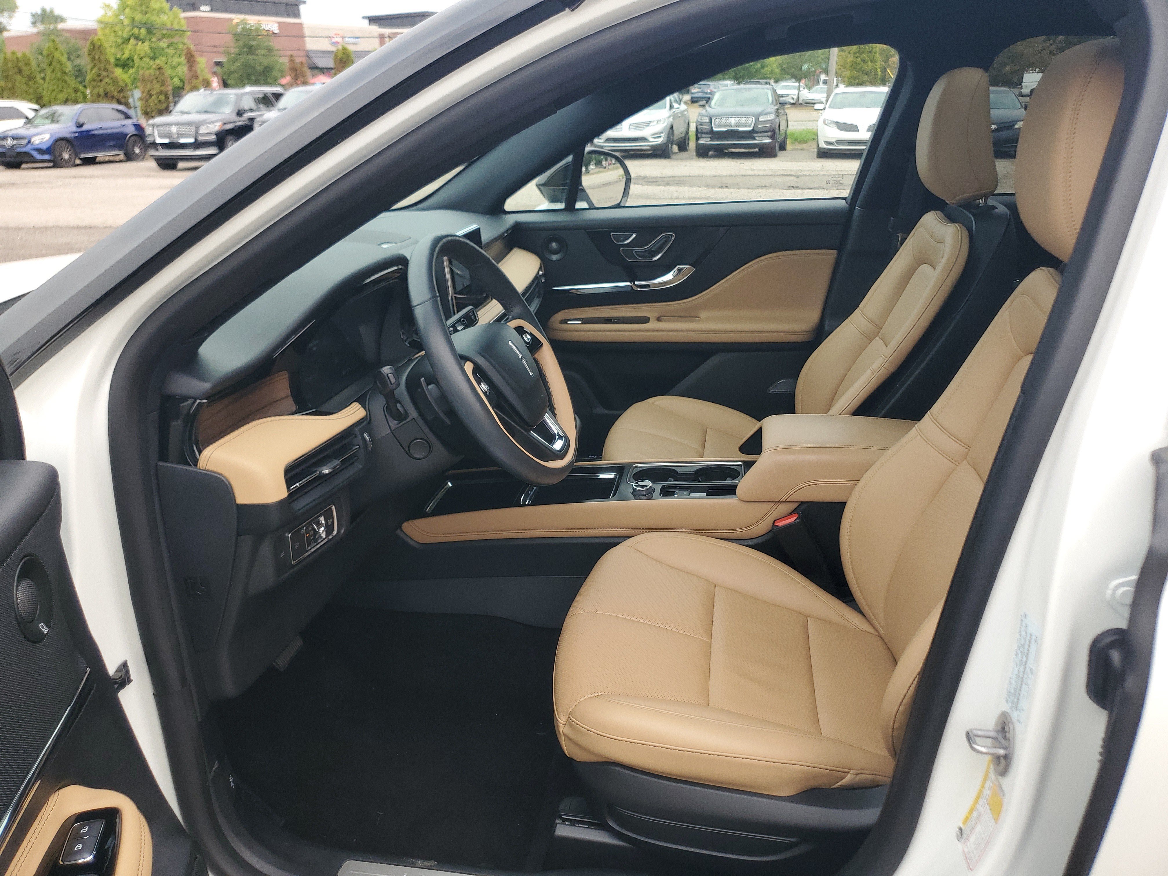 Used 2022 Lincoln Corsair Reserve w/ Equipment Group 201A AWD/4WD image 10