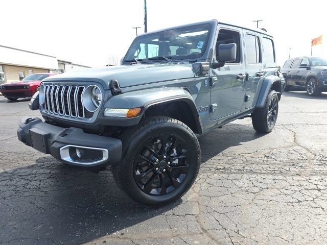 Used 2025 Jeep Wrangler Unlimited Sahara w/ Safety Group image 2