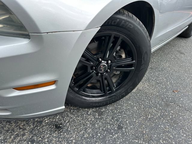Used 2013 Ford Mustang Coupe RWD image 10