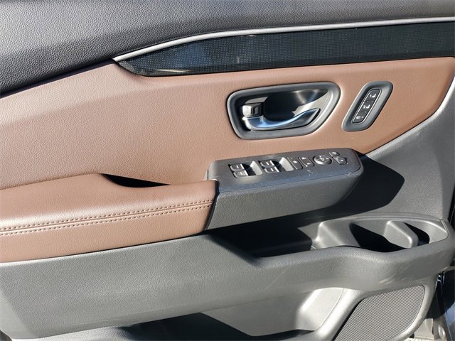 Used 2024 Honda Pilot Elite image 9