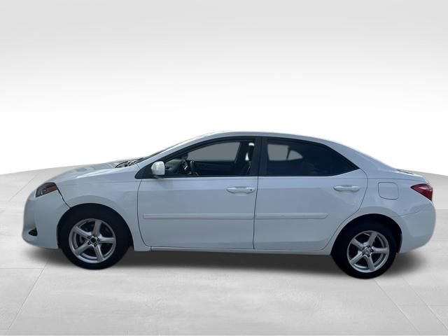 Used 2018 Toyota Corolla LE image 5