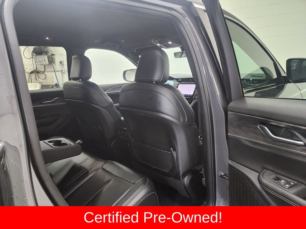 Certified 2025 Jeep Grand Cherokee Limited image 32