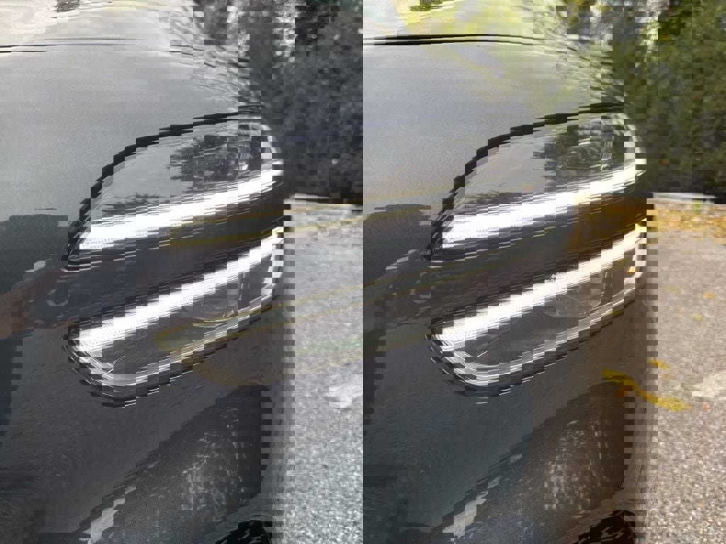 Used 2023 Genesis G70 2.0T w/ Sport Prestige Package image 3