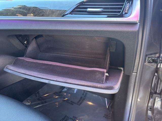 Used 2020 BMW 530e w/ Convenience Package image 34