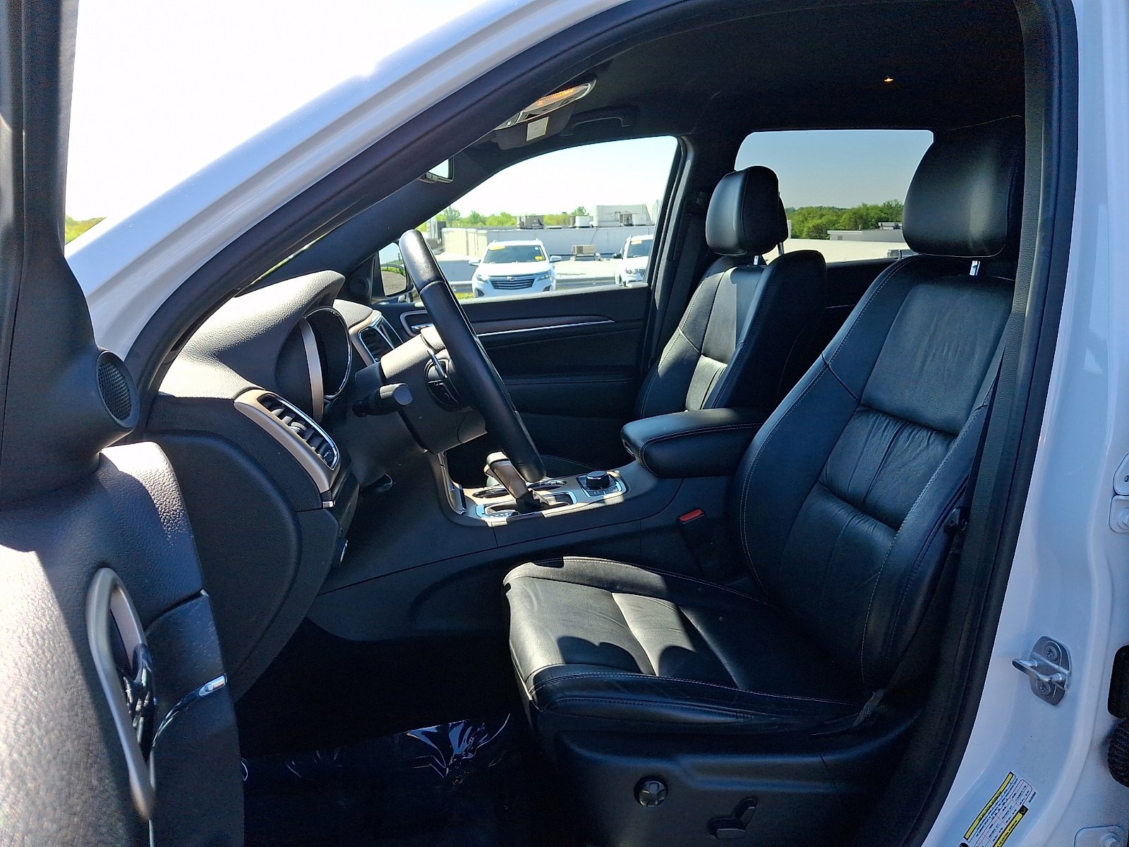 Used 2016 Jeep Grand Cherokee Limited w/ Trailer Tow Group IV AWD/4WD image 13