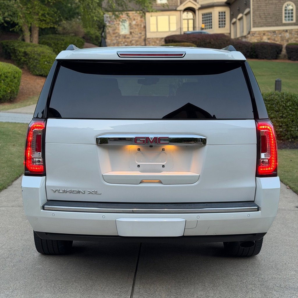 Used 2017 GMC Yukon XL Denali w/ Open Road Package AWD/4WD image 10