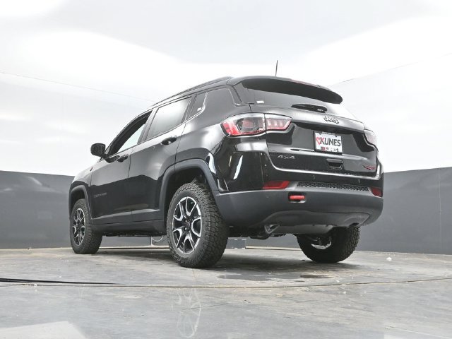 New 2026 Jeep Compass Trailhawk AWD/4WD image 45