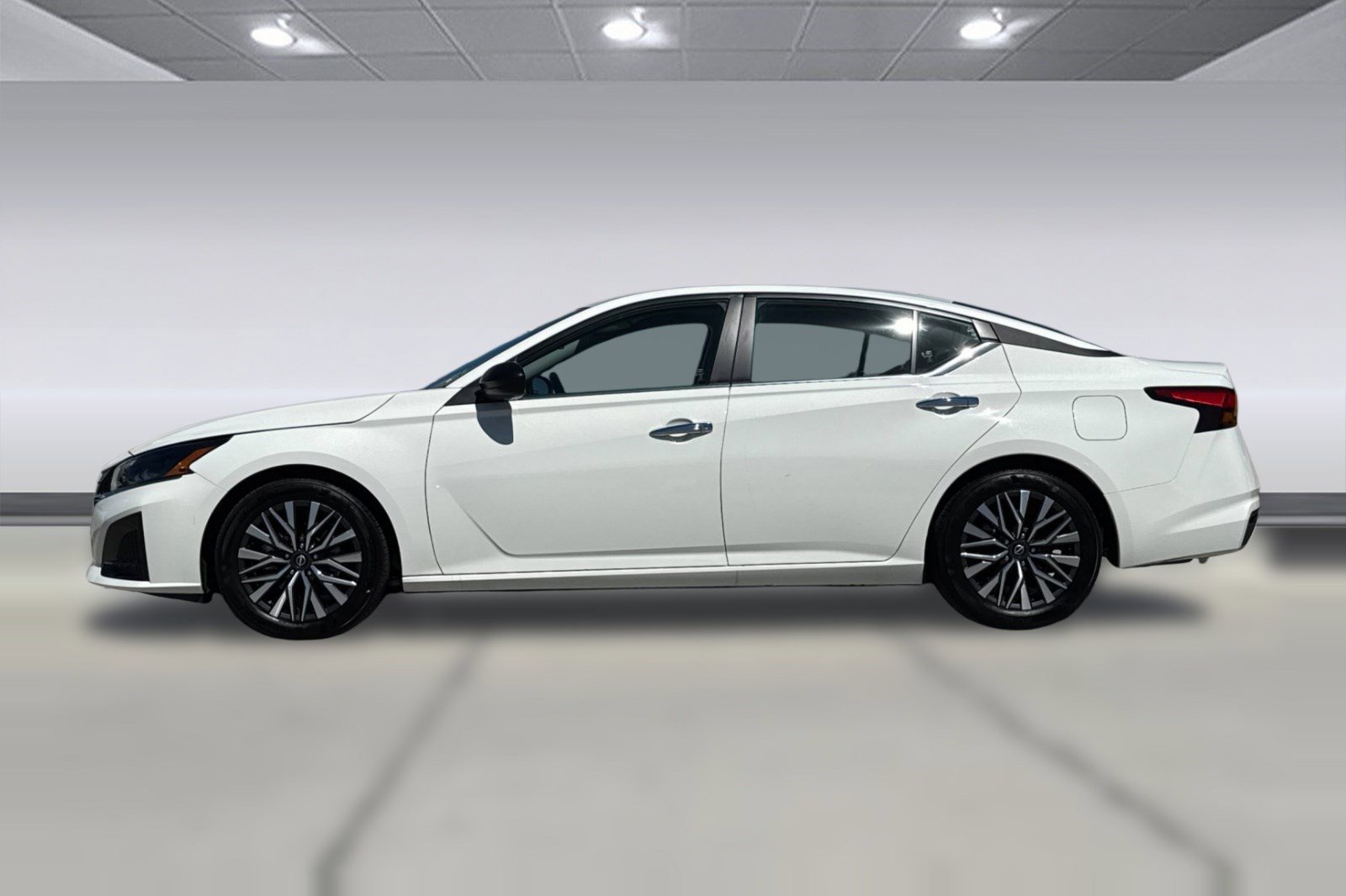 Used 2025 Nissan Altima 2.5 SV image 6
