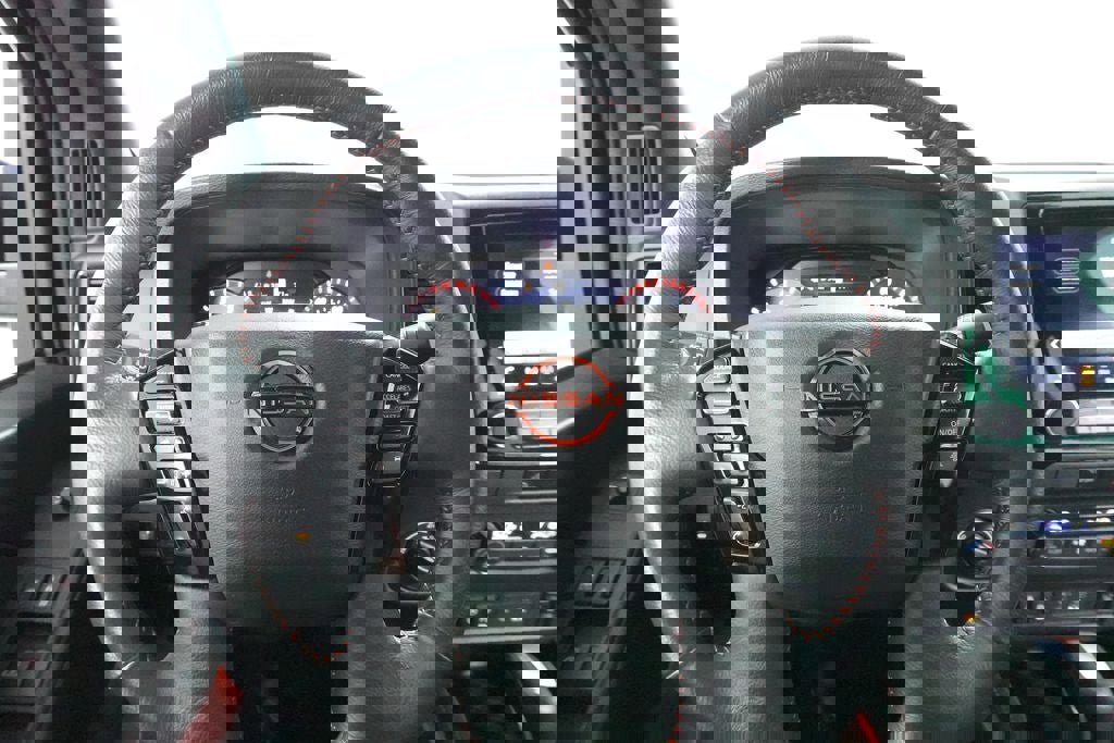 Used 2024 Nissan Frontier PRO-4X w/ Pro Premium Package image 12