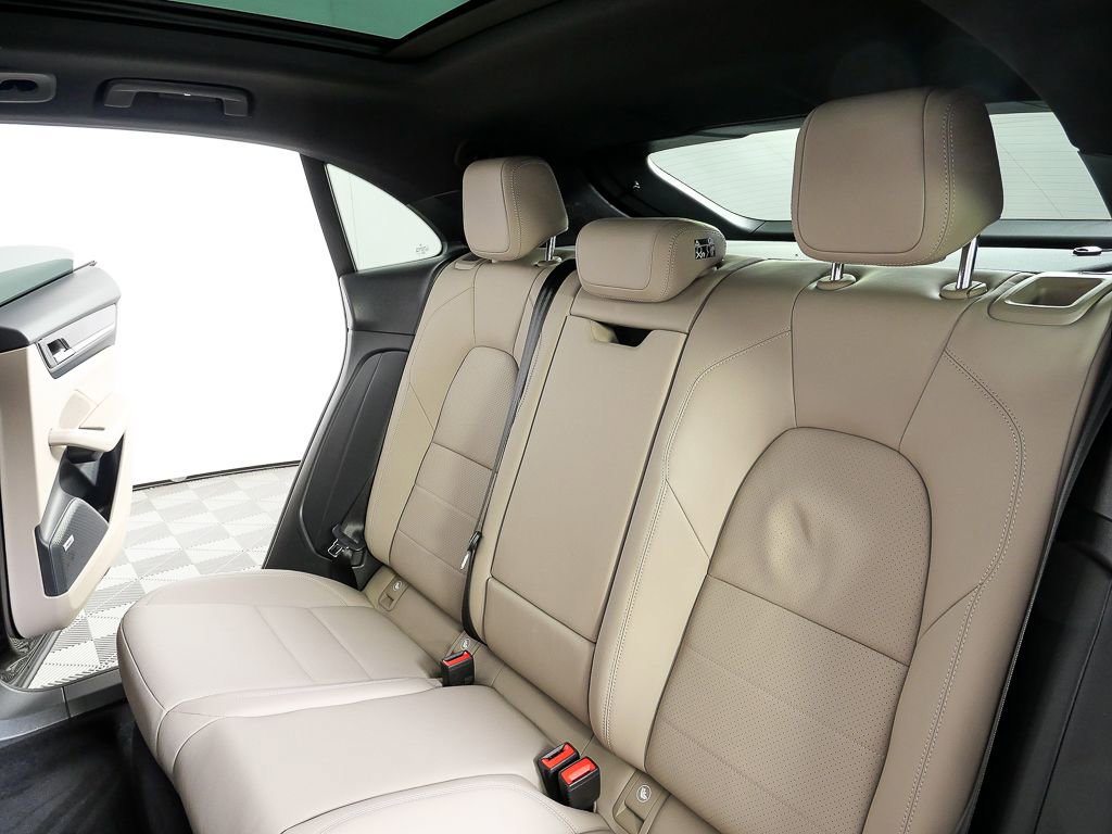 Used 2025 Porsche Macan Electric RWD image 22