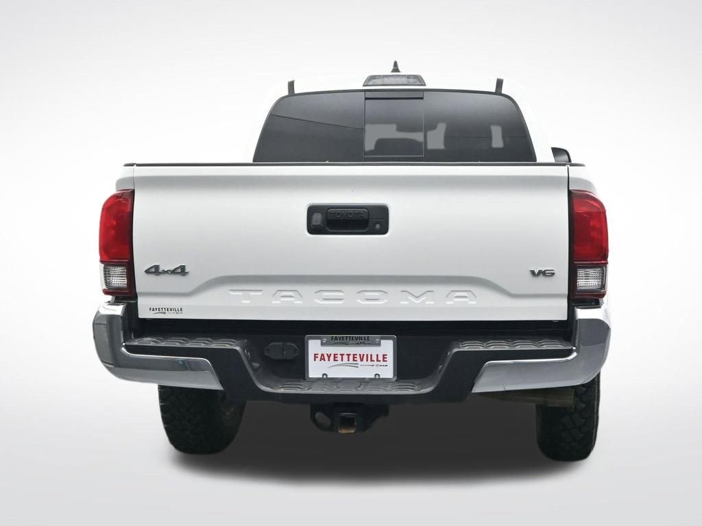 Used 2022 Toyota Tacoma SR5 AWD/4WD image 7
