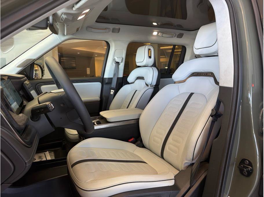 Used 2024 Rivian R1S Launch Edition AWD/4WD image 19