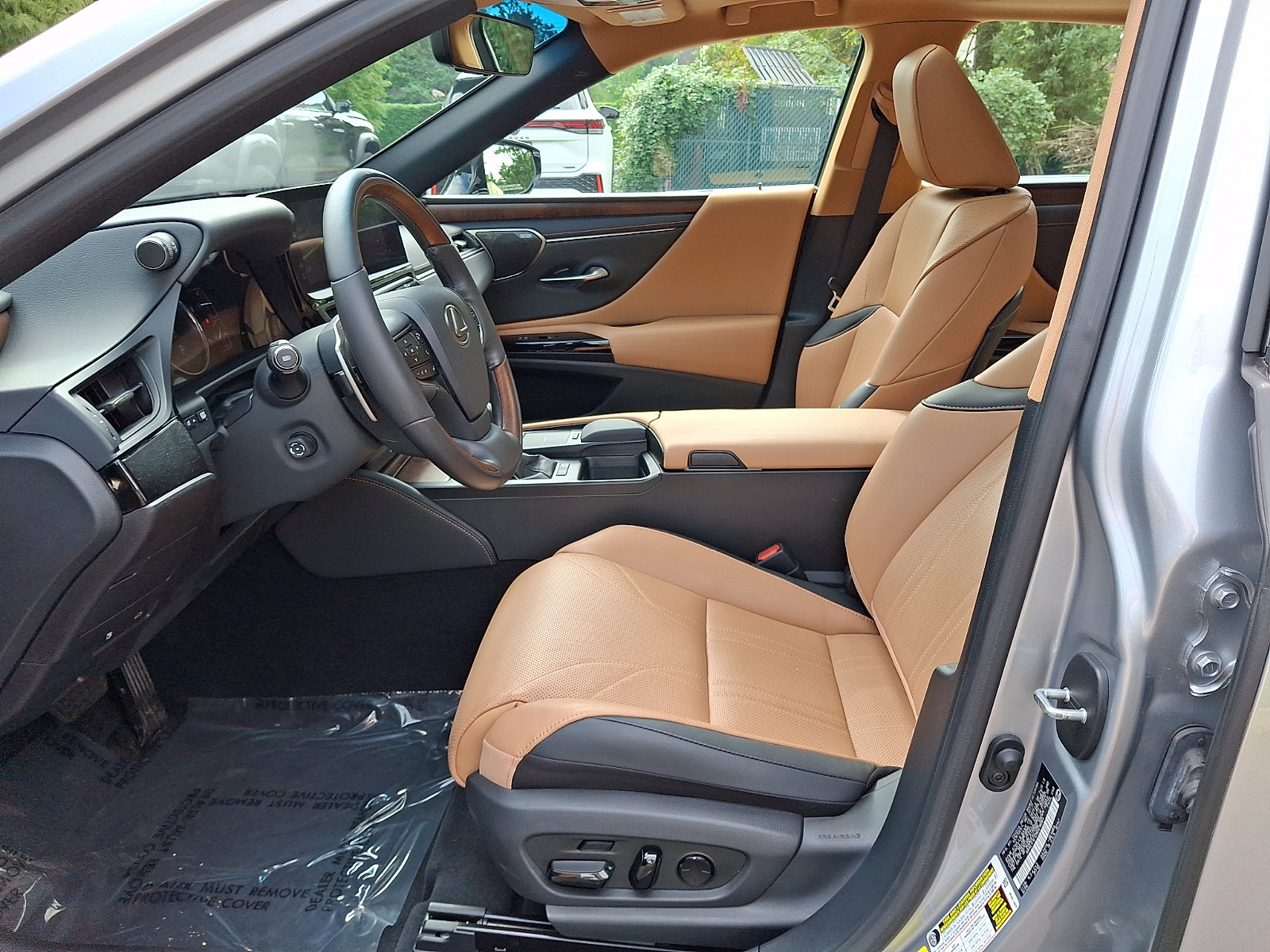 Certified 2022 Lexus ES 300h w/ Accessory Package 2 FWD image 14