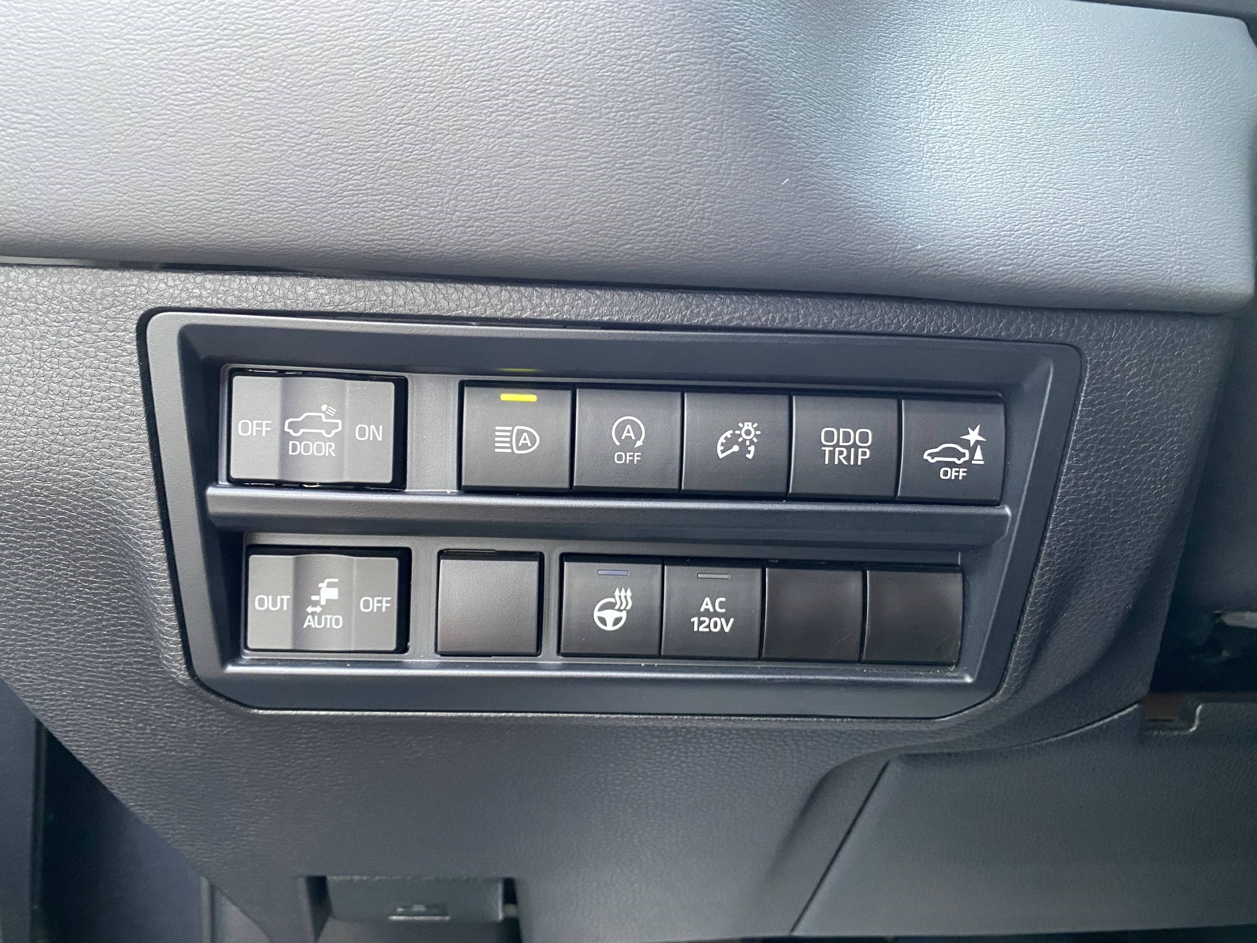 Used 2024 Toyota Tundra Platinum AWD/4WD image 18