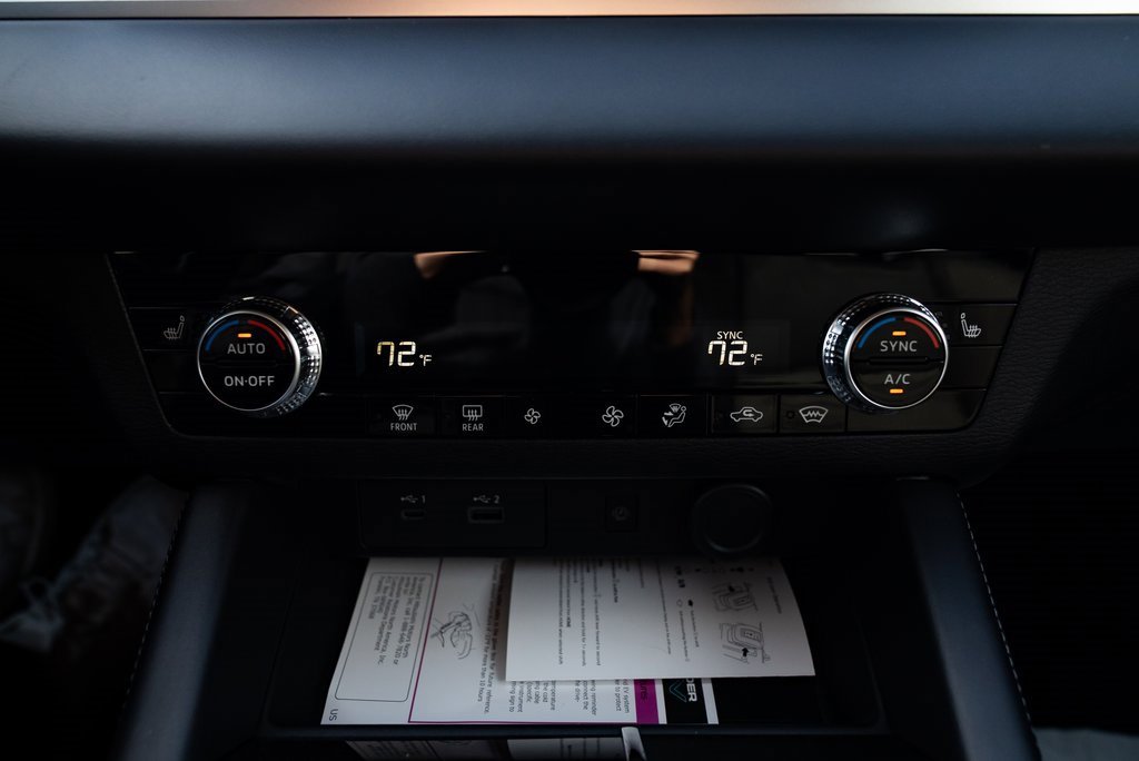 New 2025 Mitsubishi Outlander SE image 16