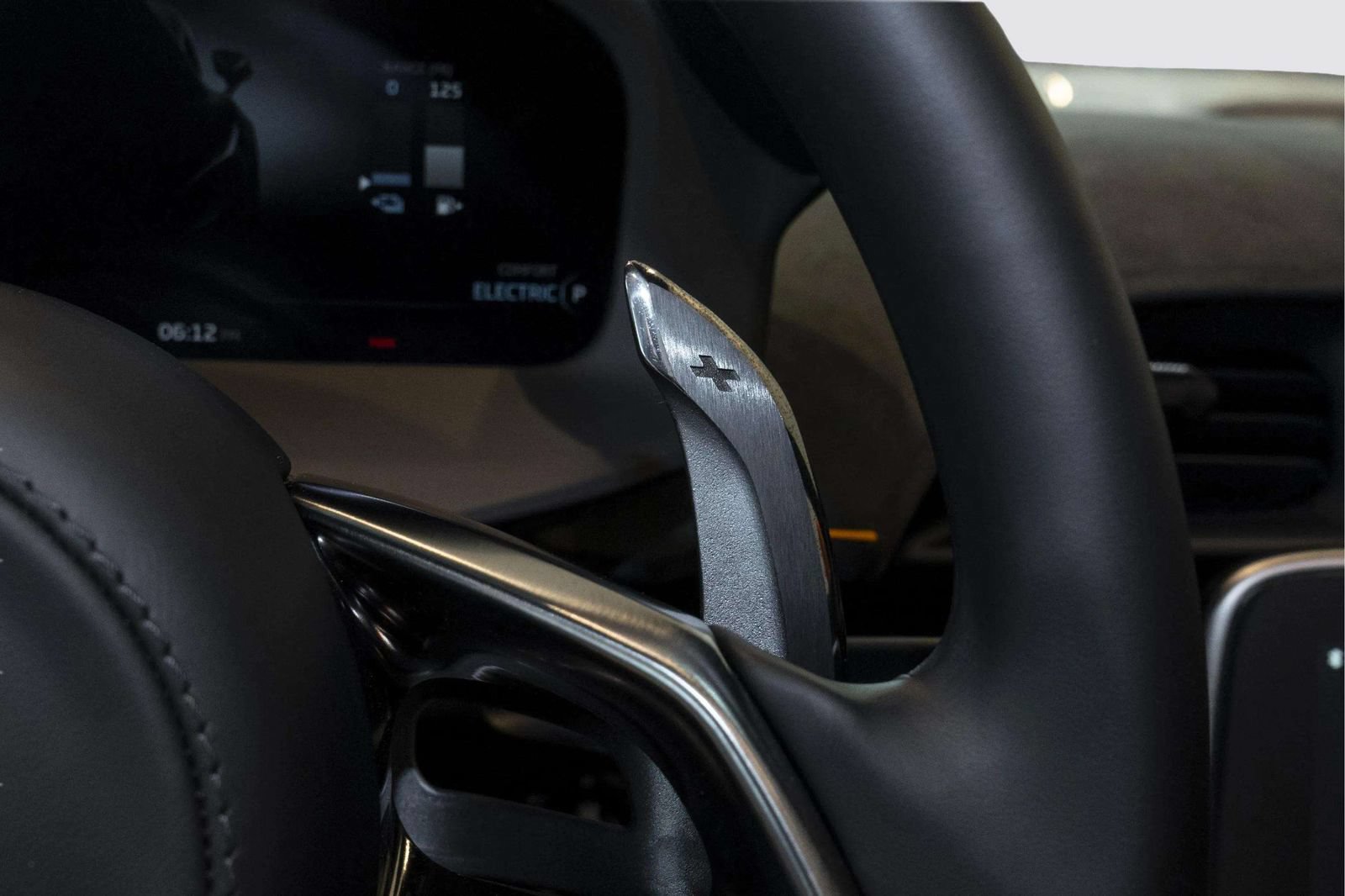 Used 2026 McLaren Artura Spider RWD image 30