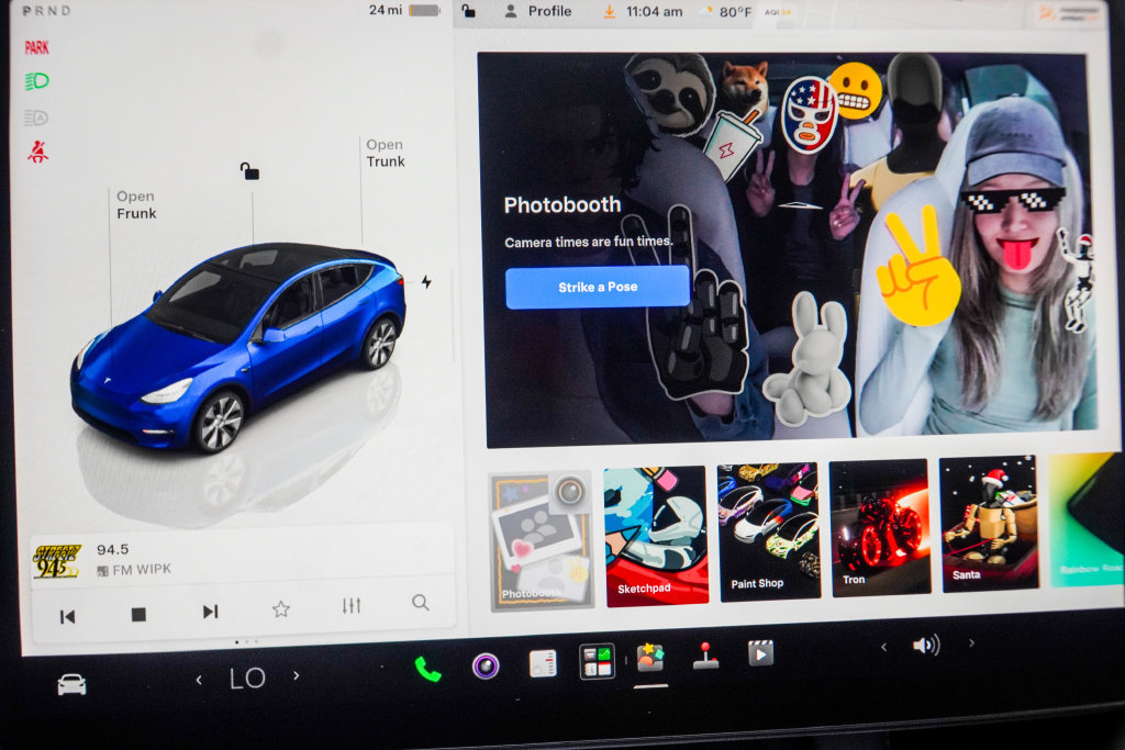 Used 2023 Tesla Model Y AWD image 29