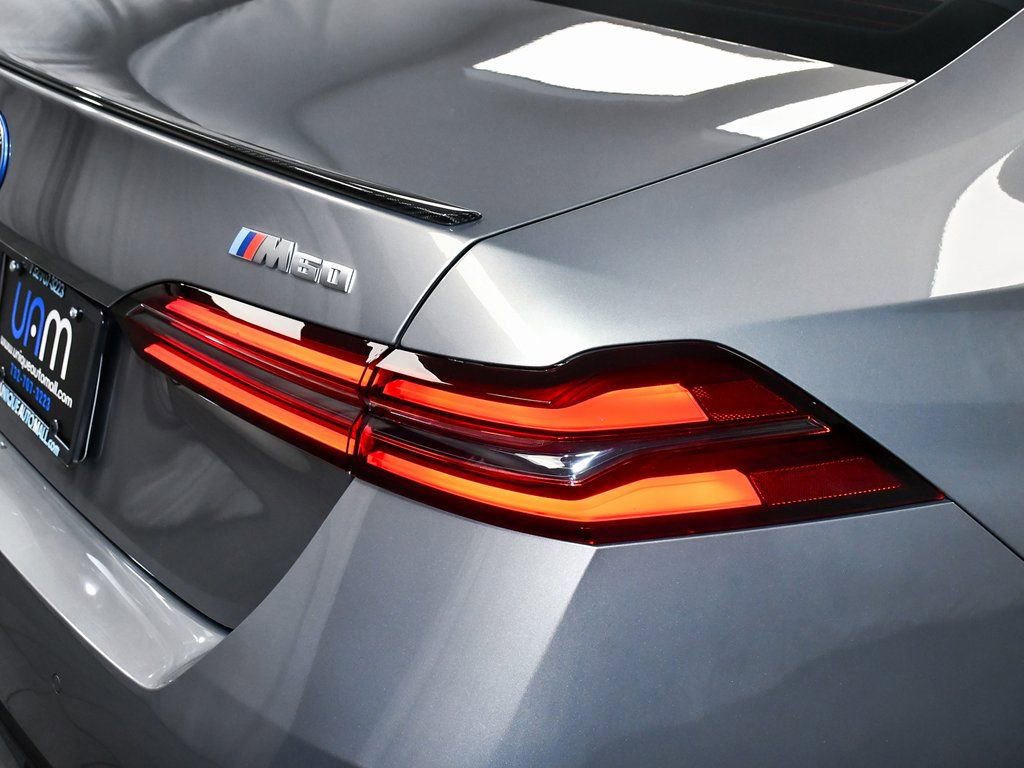 Used 2025 BMW i5 M60 w/ Executive Package image 99